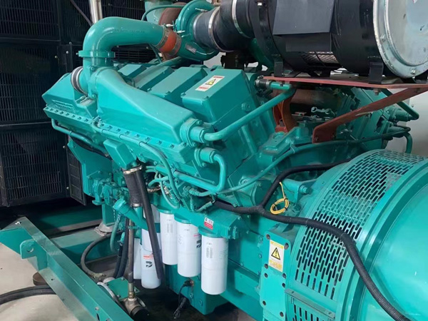 景谷更换100kW柴油发电机组机油时，需要注意哪些事项？